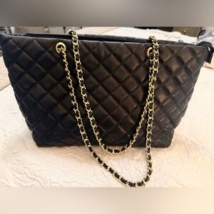 Elegant Black Quilted Chain Shoulder Bag